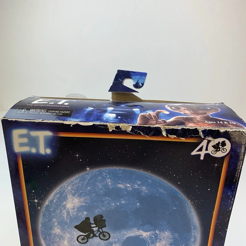 NECA E.T The‎ Extra-Terrestrial 40th Anniversary Elliott and E.T. on Bicycle Set